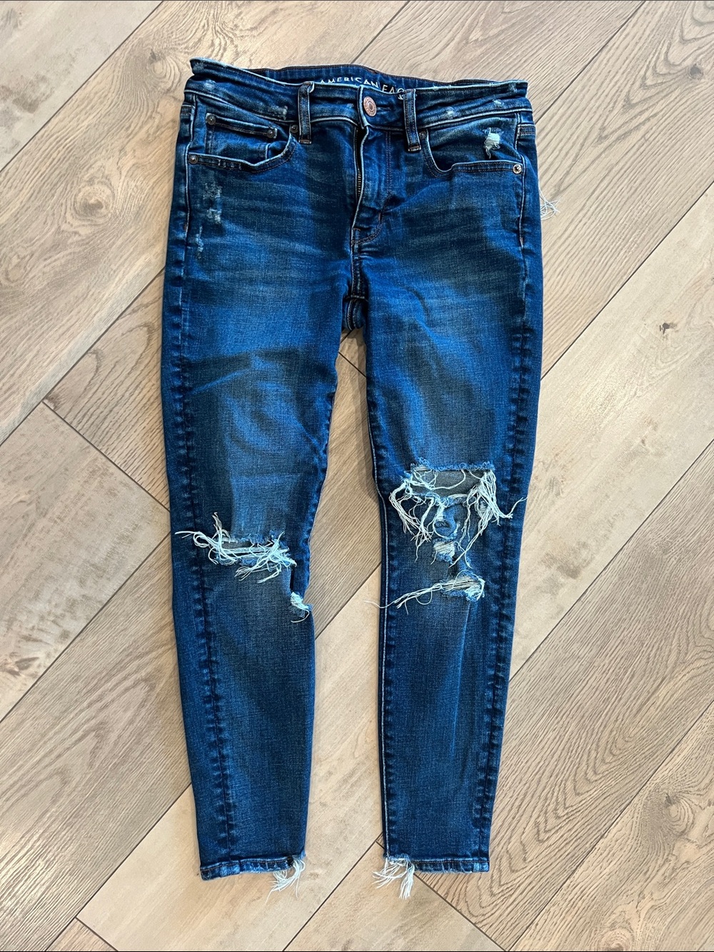 America Eagle Dark Blue Distressed Women's Skinny Jeans